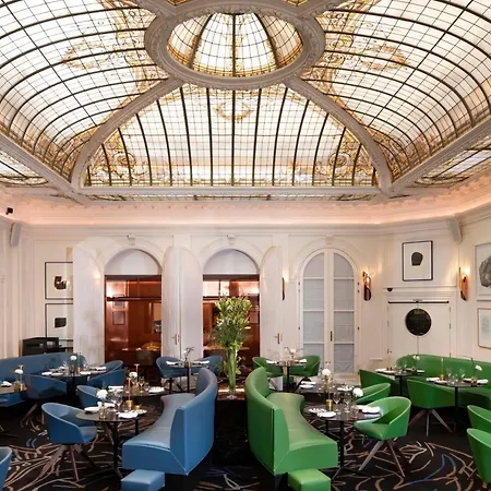 Hotel Vernet Champs Elysées Parigi