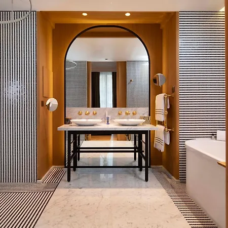 Hotel Vernet Champs Elysées 5*