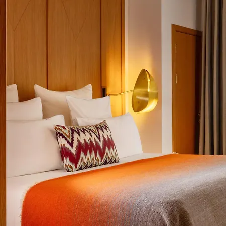 Hotel Vernet Champs Elysées Parigi