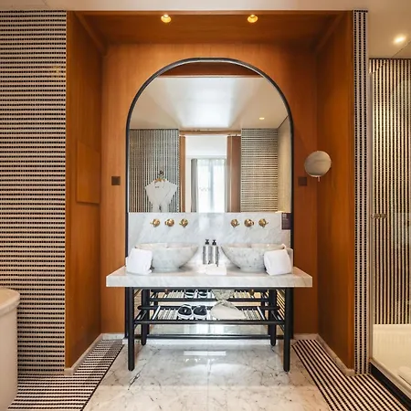 Hotel Vernet Champs Elysées Parigi